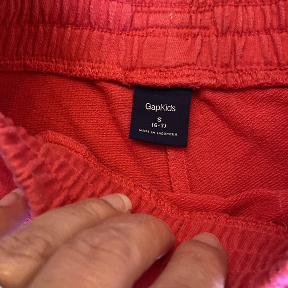 Gap size S 6-7 comfy shorts bundle. Good condition. - Picture 6 of 16